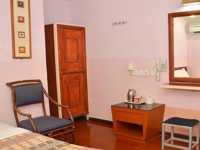 J &J Hotel Kota Kinabalu Eksteriør bilde