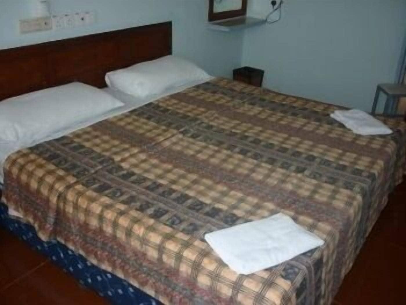 J &J Hotel Kota Kinabalu Eksteriør bilde