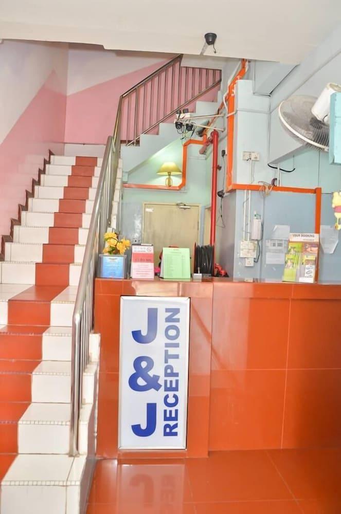 J &J Hotel Kota Kinabalu Eksteriør bilde