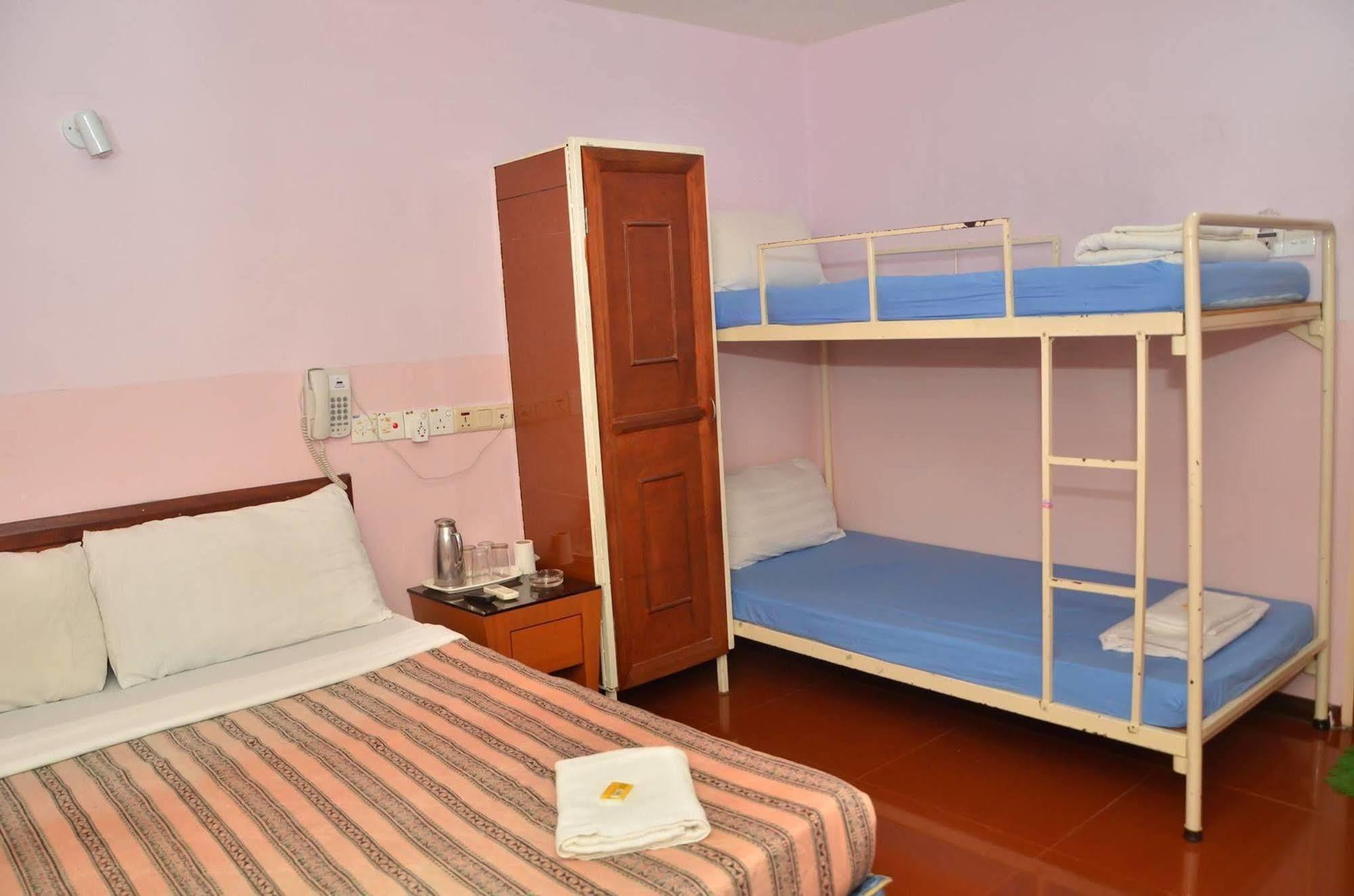 J &J Hotel Kota Kinabalu Eksteriør bilde